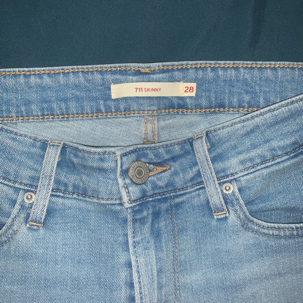Skinny blue jeans, Levi